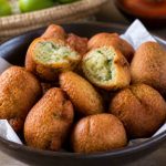 Accra de poisson : recette antillaise croustillante et savoureuse