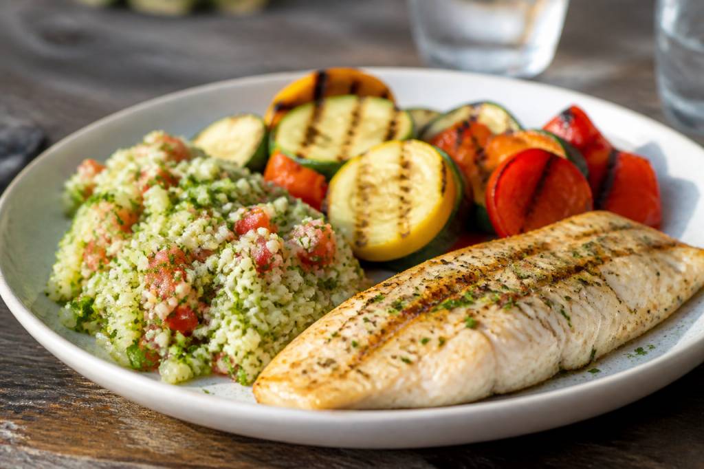 Comment accompagner taboulé avec des poissons et des légumes de saison
