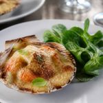 Quel accompagnement pour des coquilles st jacques gratinées ?