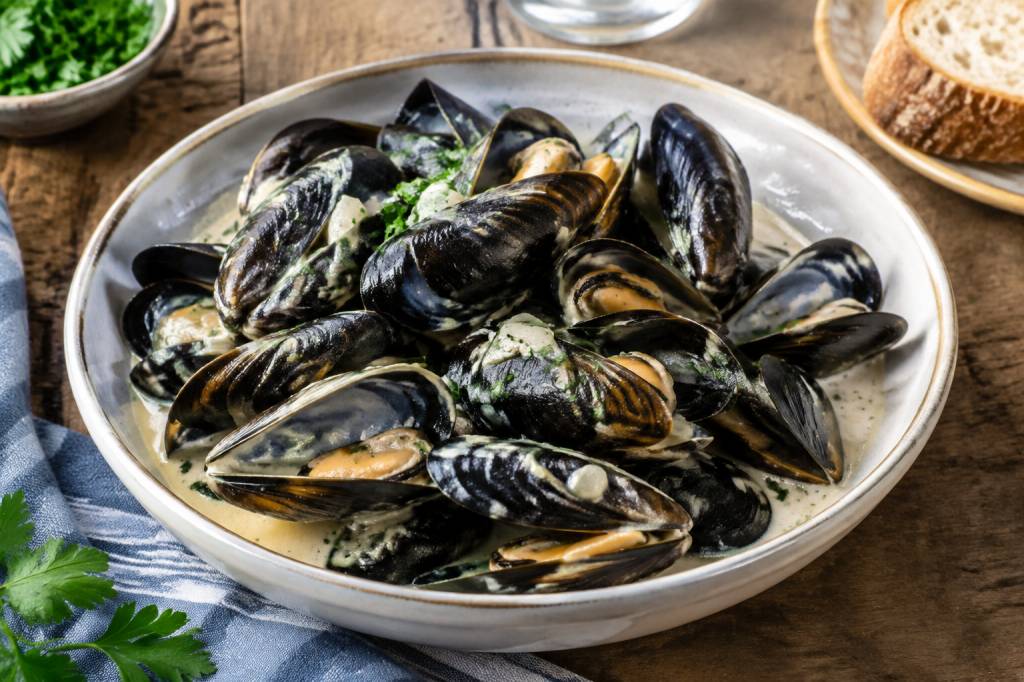 Moule à la crème bretonne : la recette traditionnelle aux saveurs de la mer